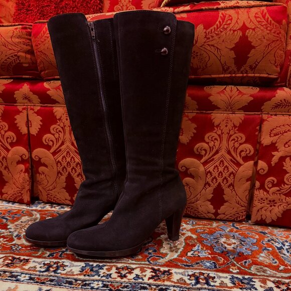 Suede boots - Picture 1 of 4